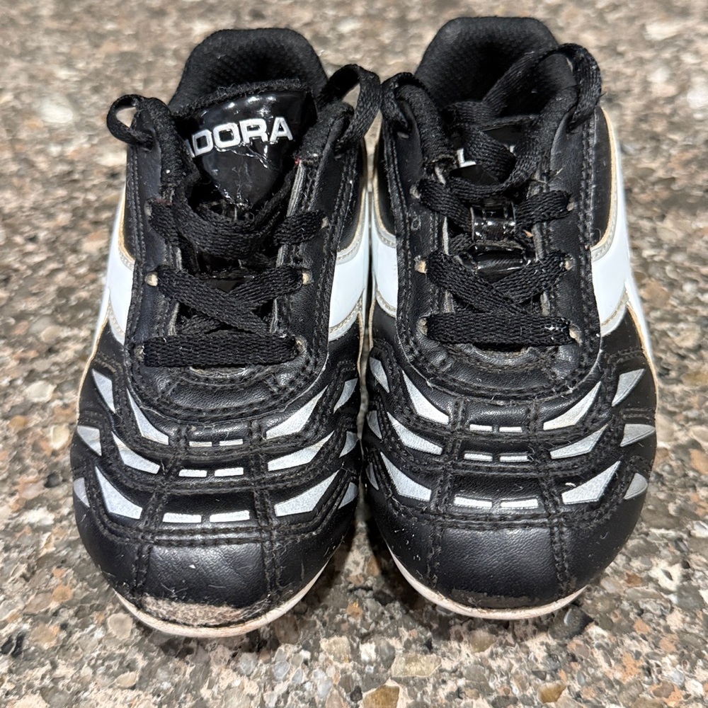 Diadora youth soccer cleats size 10
